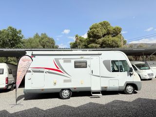 Autocaravana integral garaje XXL/doble cama/aire