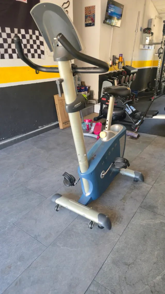 Bicicleta Estática BH Hydra