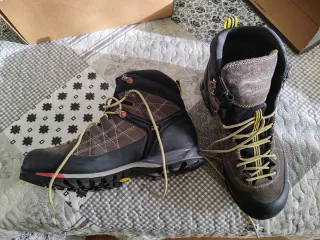 Botas Montaña Salewa Talla 42.5 Marrón/Gris