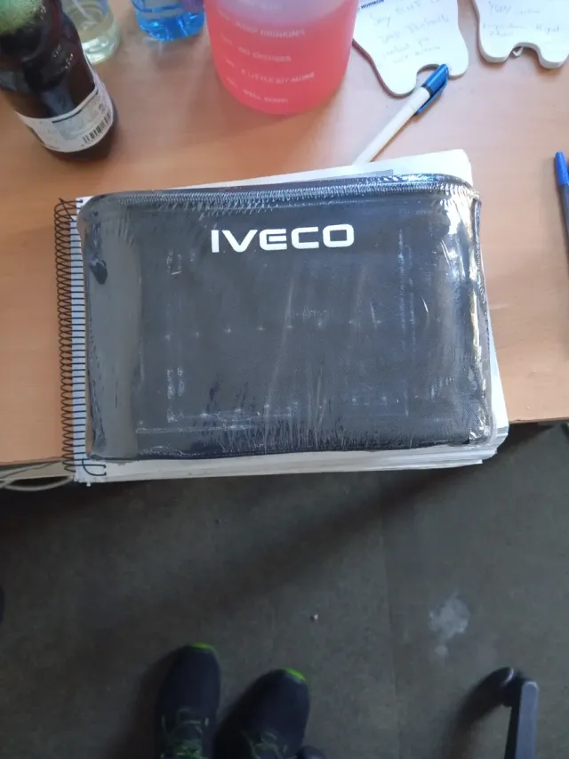 OFERTA!!!Kit antipinchazos Iveco Original