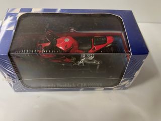 Honda Fireblade CBR 1000RR Maqueta escala 1/24
