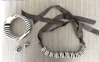 Conjunto de bisutería rayas blanco y negro