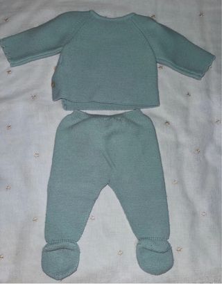 Conjunto bebé verde seco