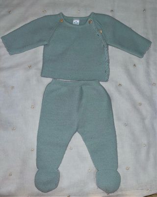 Conjunto bebé verde seco