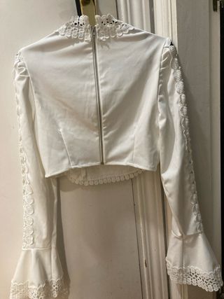 Blusa blanca manga larga encaje
