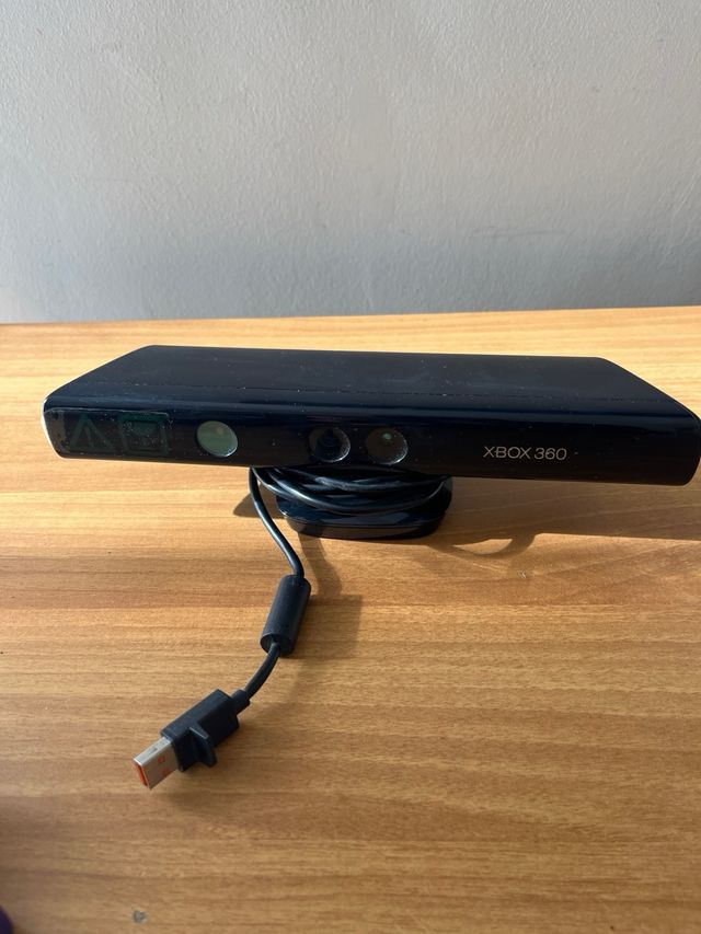 Xbox 360 Kinect + 2 Giochi + cuffie originali