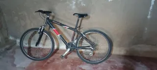 Bicicleta MTB Negra