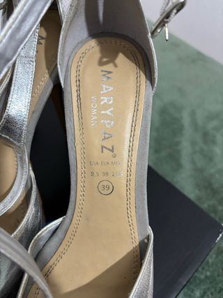 Tacones de fiesta plateados