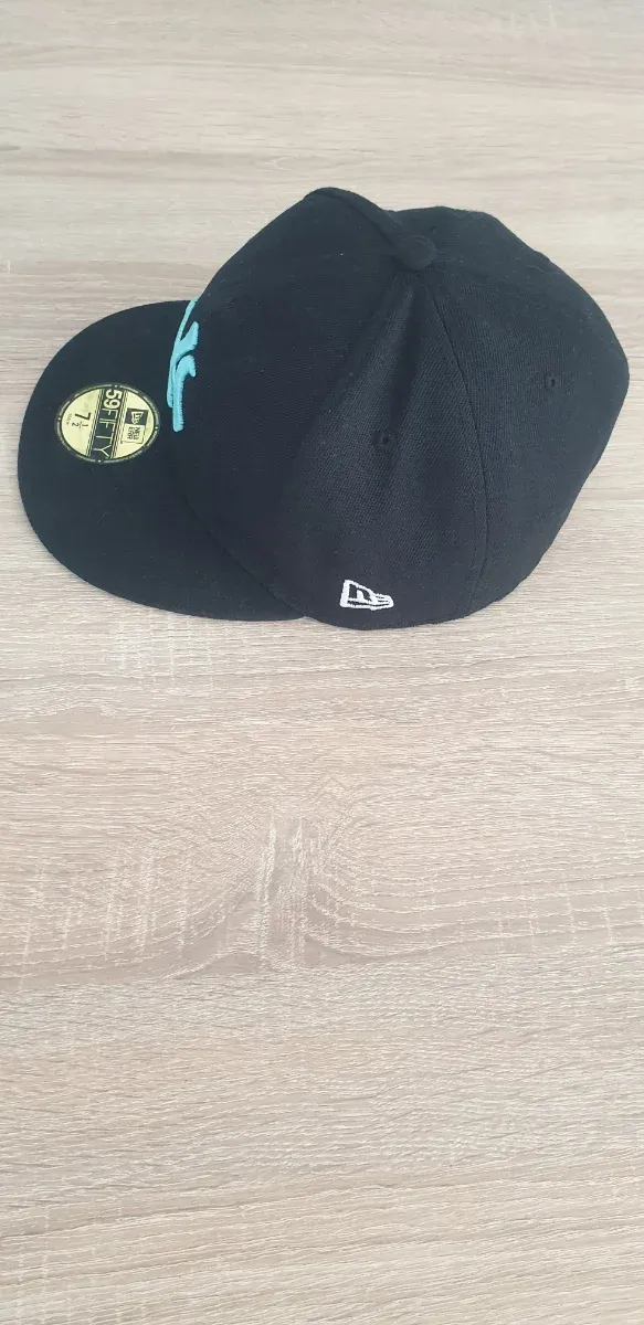 Gorra New Era 59FIFTY Negra y Turquesa