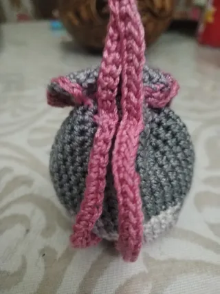 Mochila llavero crochet hecho a mano