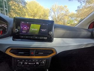 SEAT Arona XL 110cv - Solo 4000km - UNICO DUEÑO 