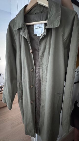 Gabardina Pull&Bear verde