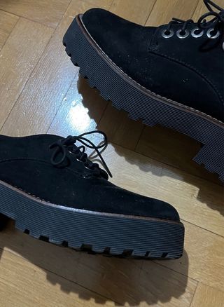 Zapatos Stradivarius plataforma ante negro T37