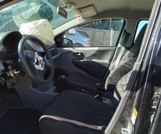 5159526 piloto trasero izquierdo nissan pix0 (uao)