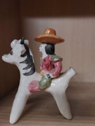 Figura de rejoneador de cerámica