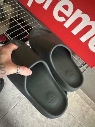 Yeezy Slide Dark Onyx EU43-44,5
