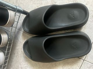 Yeezy Slide Dark Onyx EU43-44,5
