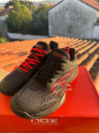 NOX AT10 LUX Preto Vermelho T42