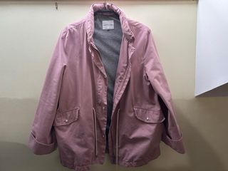 Gabardina rosa talla M