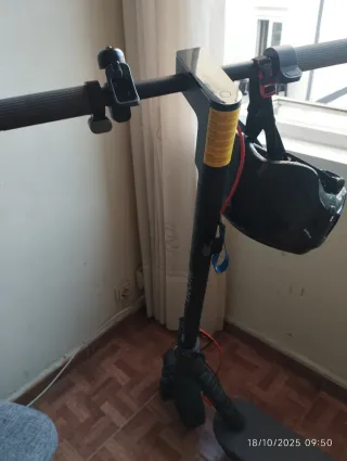 Patinete eléctrico Xiaomi 52 km usado un mes.