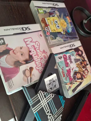 Nintendo DS Lite Negra + 4 Juegos