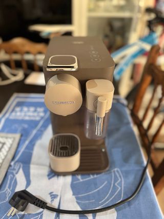 Cafetera Nespresso Lattissima One DeLonghi