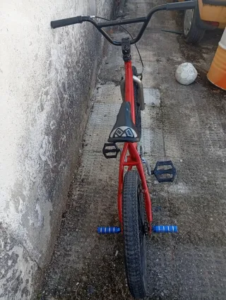 Bicicleta BMX Roja