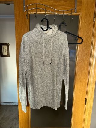 Jersey gris y blanco