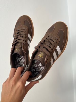 Zapatillas Adidas Samba Marrones y Blancas