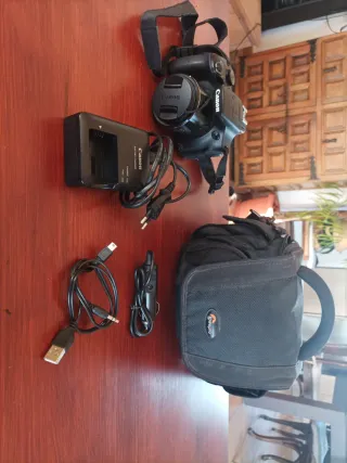 Fotocamera digitale Canon con accessori