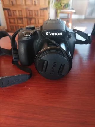 Fotocamera digitale Canon con accessori