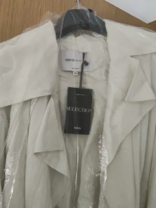 Gabardina Mango Blanca Talla M Sin estrenar