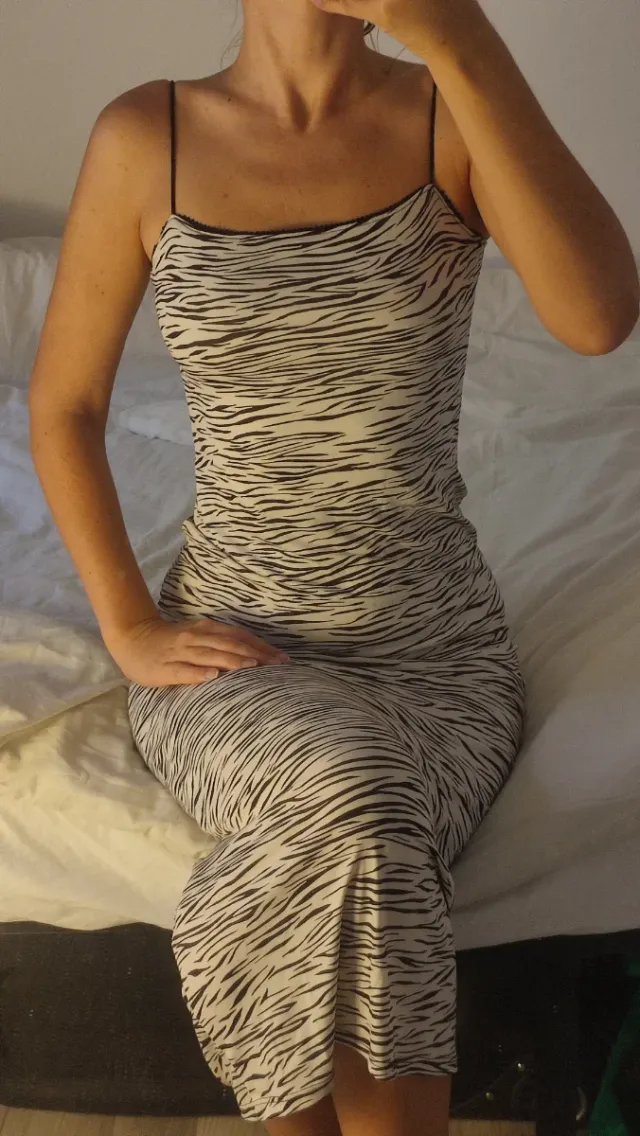 Vestido Bershka largo estampado cebra