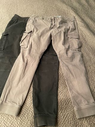 Lote de 2 pantalones cargo beige y verde oliva