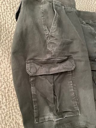 Lote de 2 pantalones cargo beige y verde oliva