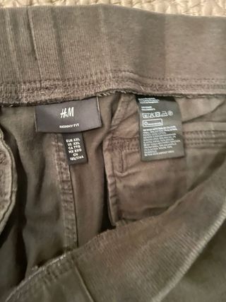 Lote de 2 pantalones cargo beige y verde oliva