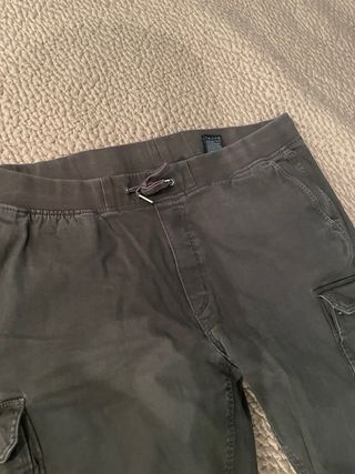 Lote de 2 pantalones cargo beige y verde oliva