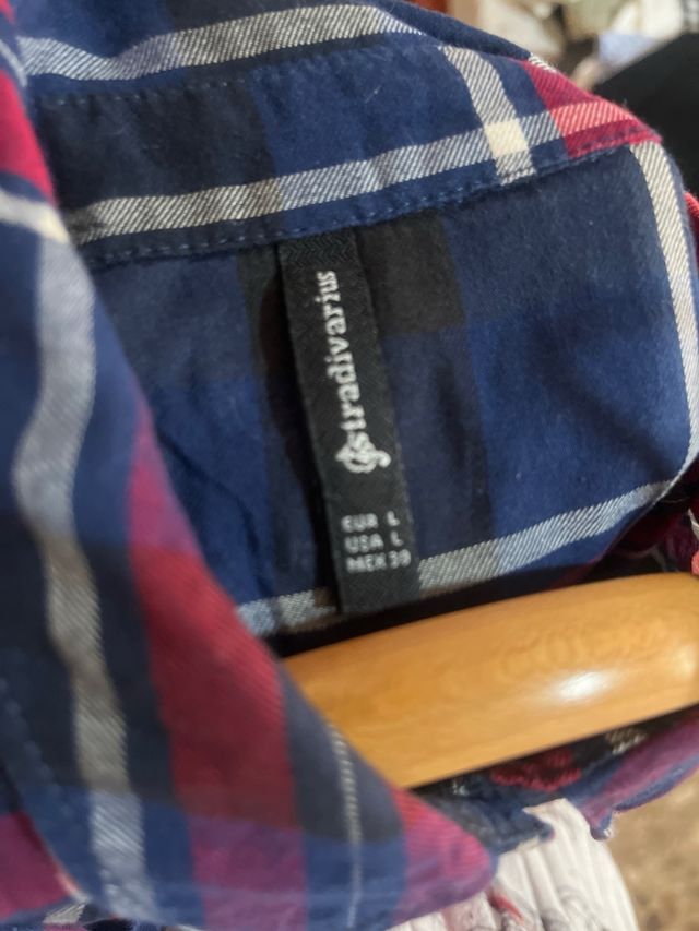 Camisa de cuadros azul y roja