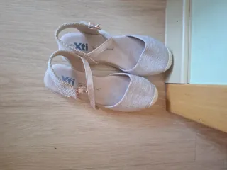 Zapatos Nuevos Xti niña talla 37 beige