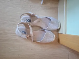 Zapatos Nuevos Xti niña talla 37 beige