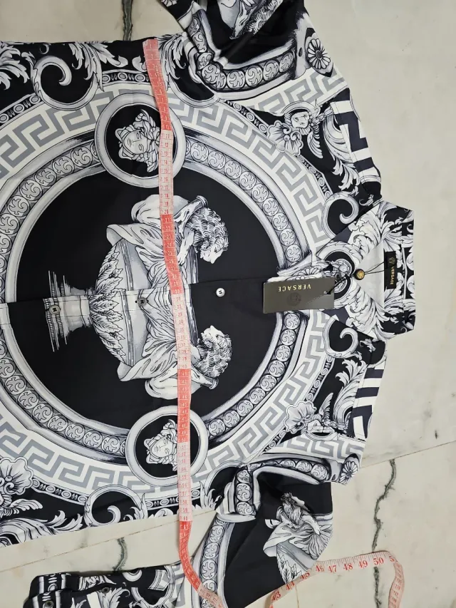 Camisa Versace Estampada Negra y Blanca