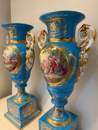 Pareja Jarrones Sevres Porcelana Azul Oro