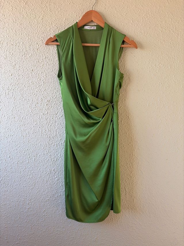 Vestido Mango verde drapeado talla xs