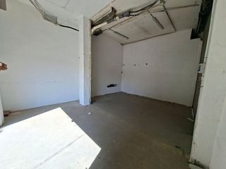 Local comercial en alquiler en La Malva-rosa en Valencia