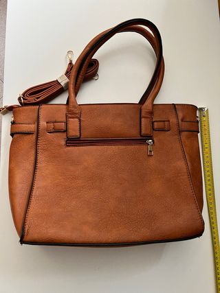 Borsa marrone con tracolla