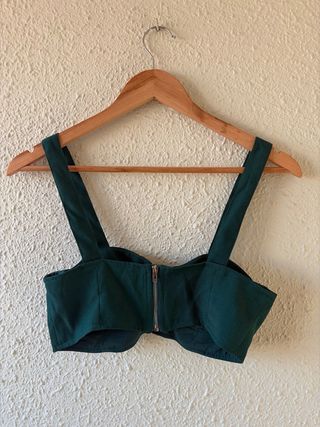 Top verde con cremallera
