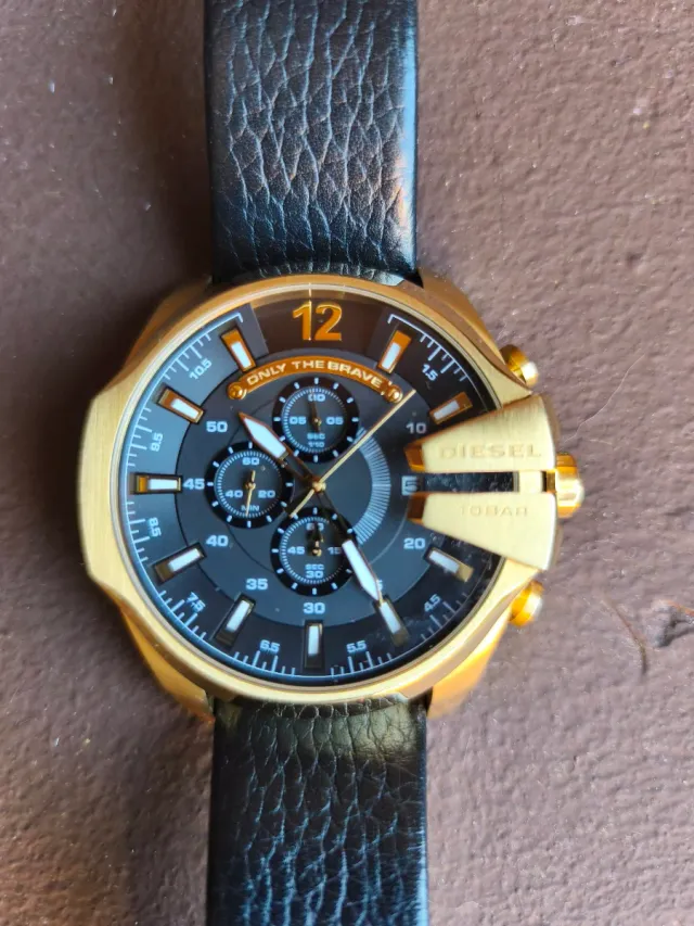 Reloj Diesel Negro y Dorado