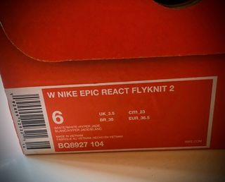 Zapatilla NIKE Epic React Flyknit 2. Talla36.5