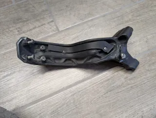 Braccio supporto targa 8000B9306