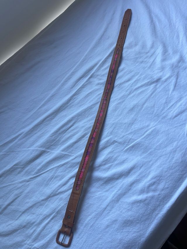 Cinturón de cuero para niña. Talla 34